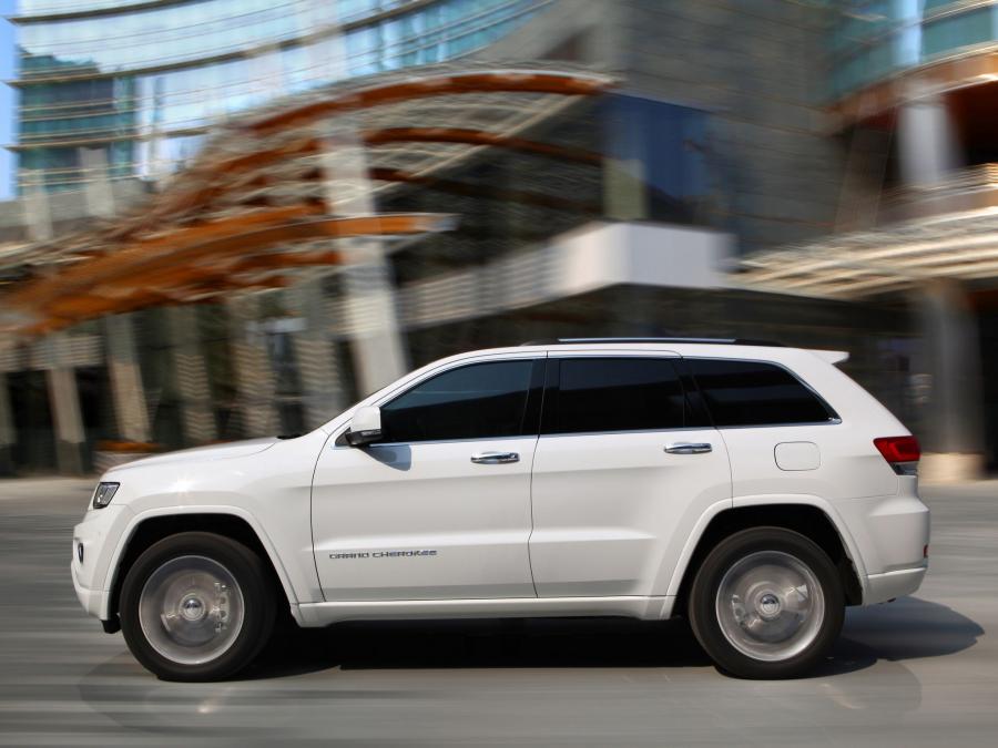  Jeep Grand Cherokee Overland 2013 года  (EU) (фото 8 из 16)